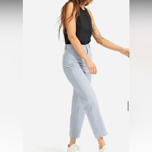 The Lightweight straight crop